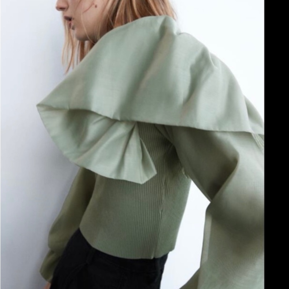 Zara sweater with contrast ruffle trim - Picture 2 of 4